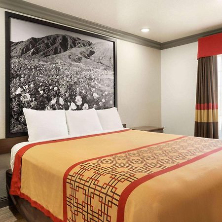 Motel Super 8 By Wyndham Santa Clarita/Valencia Exteriér fotografie