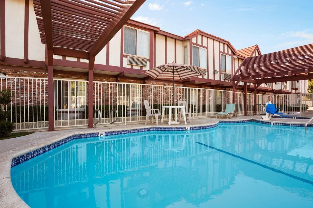 Motel Super 8 By Wyndham Santa Clarita/Valencia Exteriér fotografie