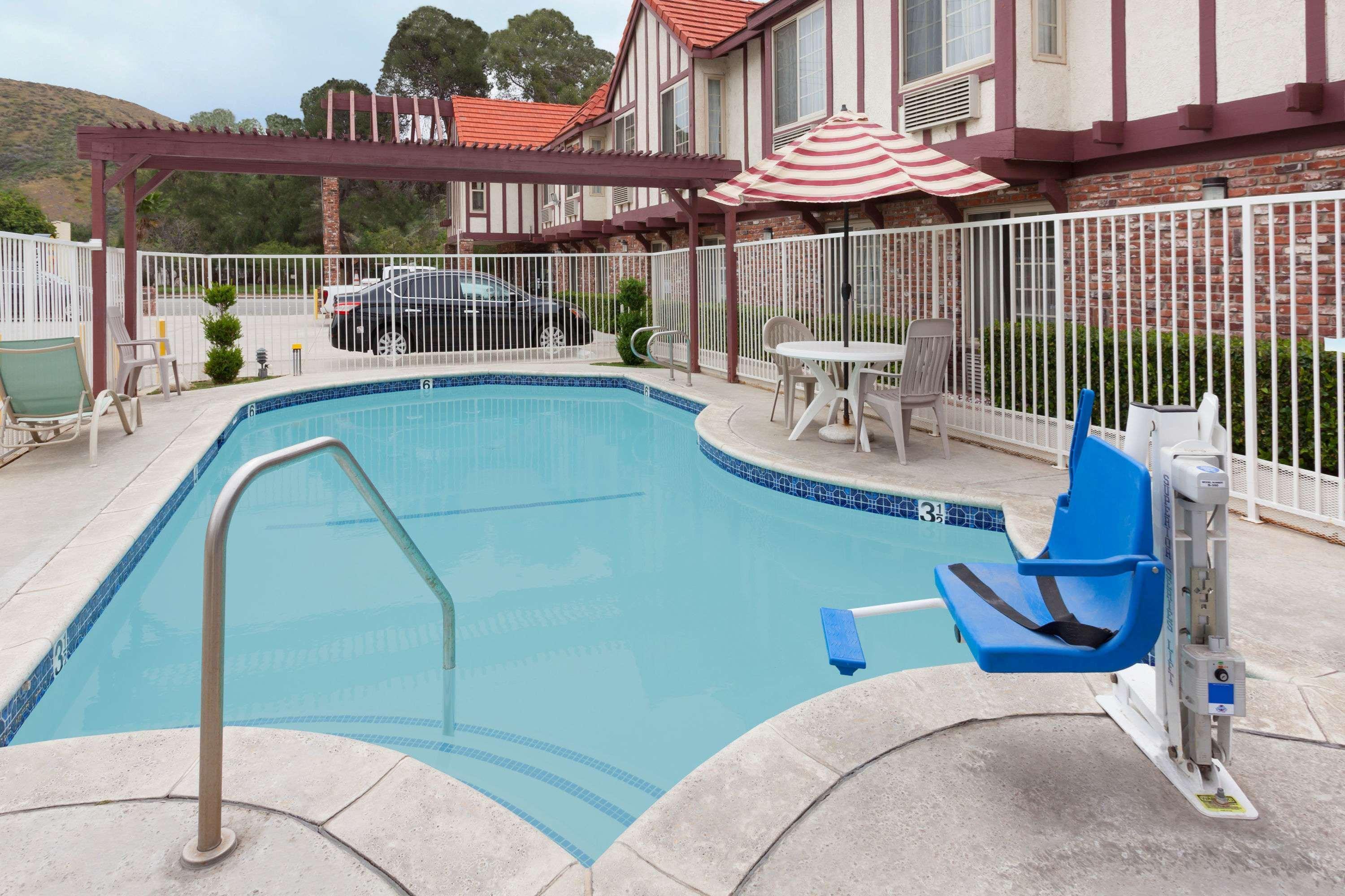 Motel Super 8 By Wyndham Santa Clarita/Valencia Exteriér fotografie