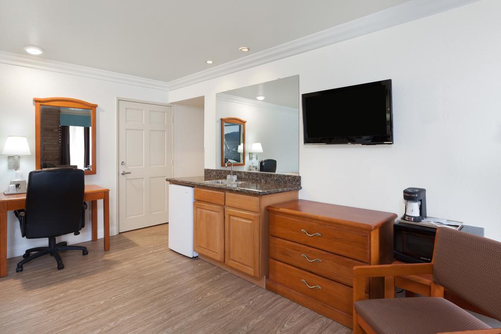 Motel Super 8 By Wyndham Santa Clarita/Valencia Exteriér fotografie